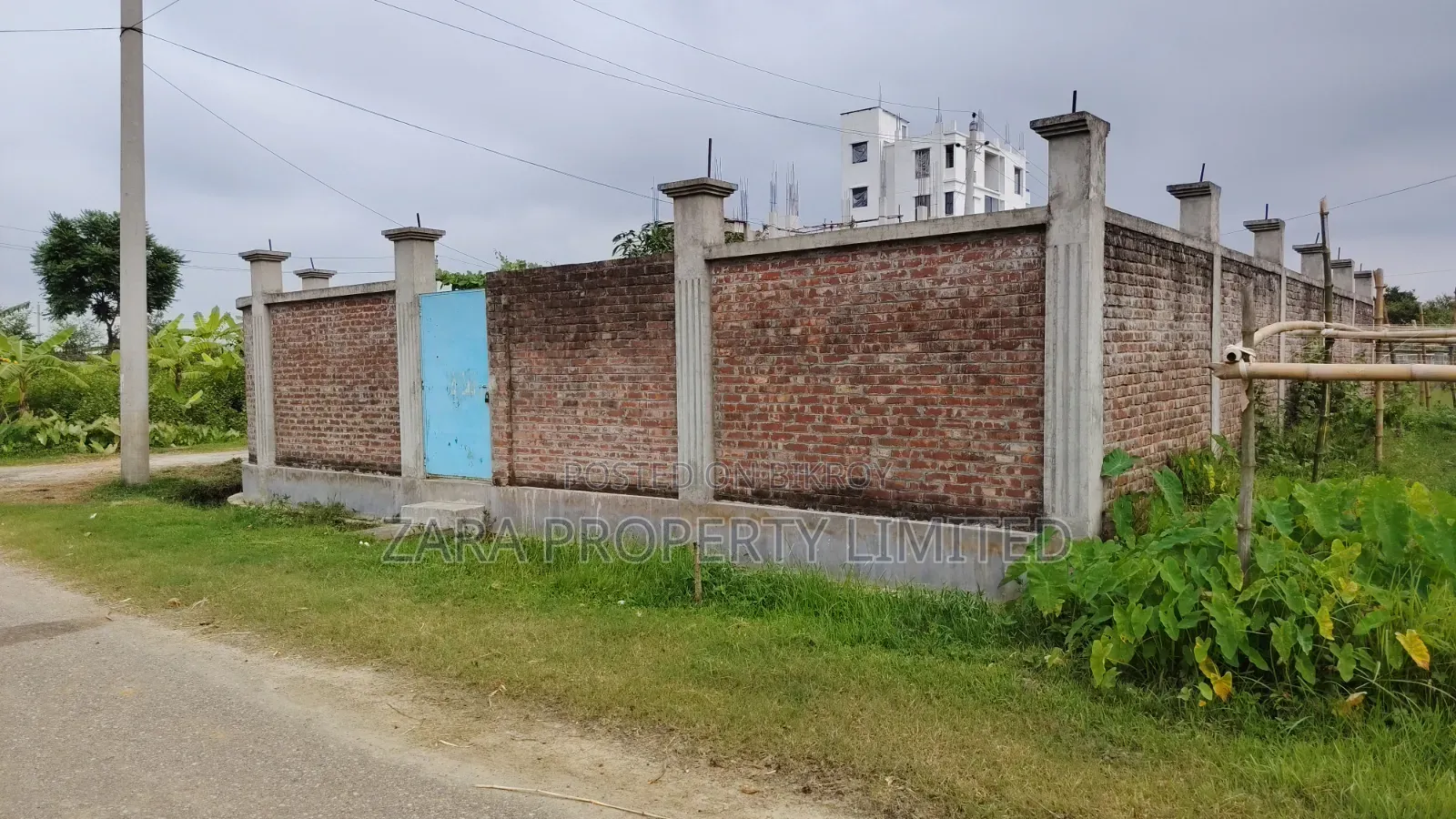 3 Katha plot for urgent need in 300 Feet Road sector.