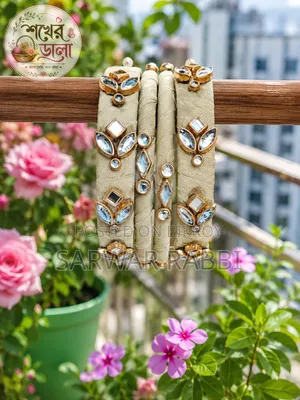 হাতে তৈরি কুন্দন চুড়ি