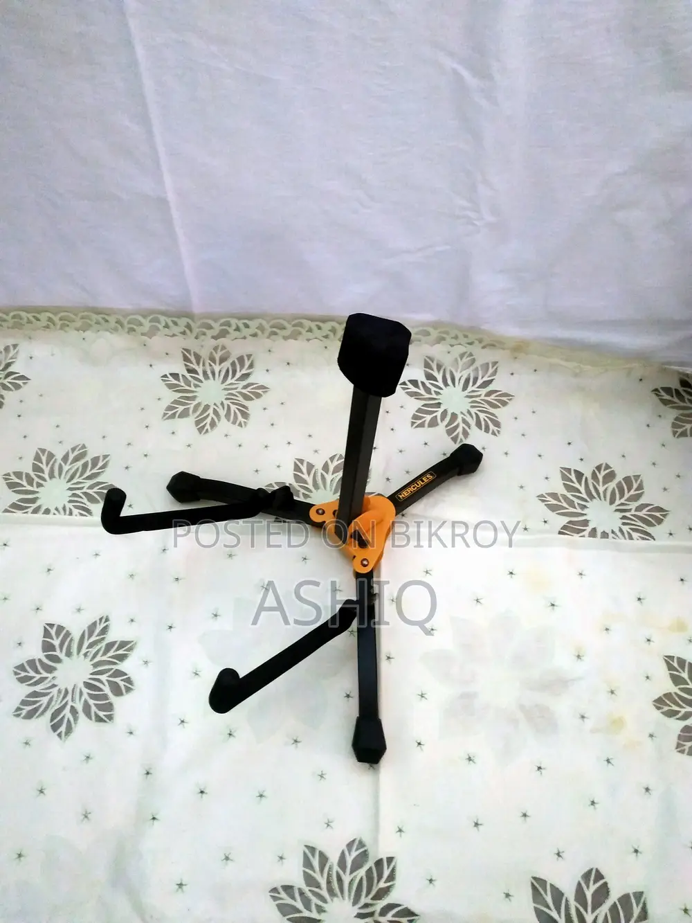 Yamaha F310 Acoustic Guitar With Accessories and Free Gifts