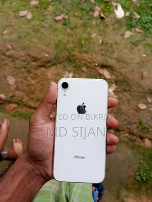 Apple iPhone XR 64 GB White