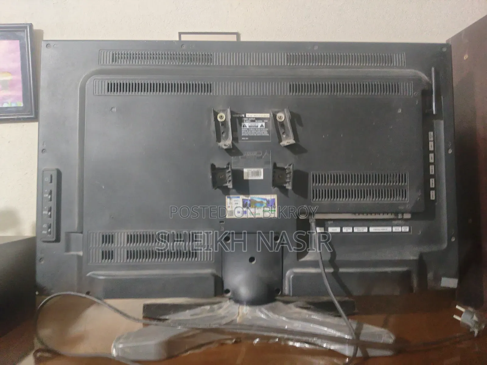 Walton TV Model: WE4-DH32-BX220