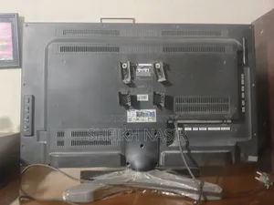 Walton TV Model: WE4-DH32-BX220