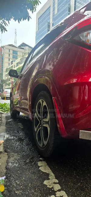 হোন্ডা ভেজেল ১.৫ হাইব্রিড ২ডব্লিউডি ২০১৬ লাল