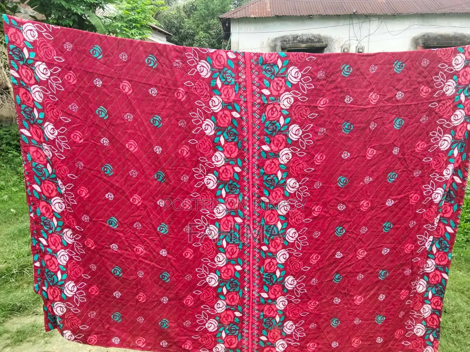নরমাল প্রিন্ট শাড়ি দিয়ে বানানো কাঁথা