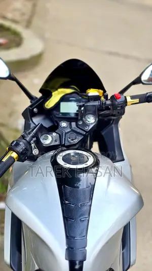 সুজুকি জিক্সার এফআই এবিএস ২০২০ সিলভার
