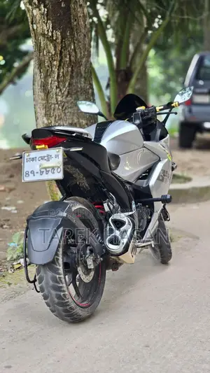 সুজুকি জিক্সার এফআই এবিএস ২০২০ সিলভার