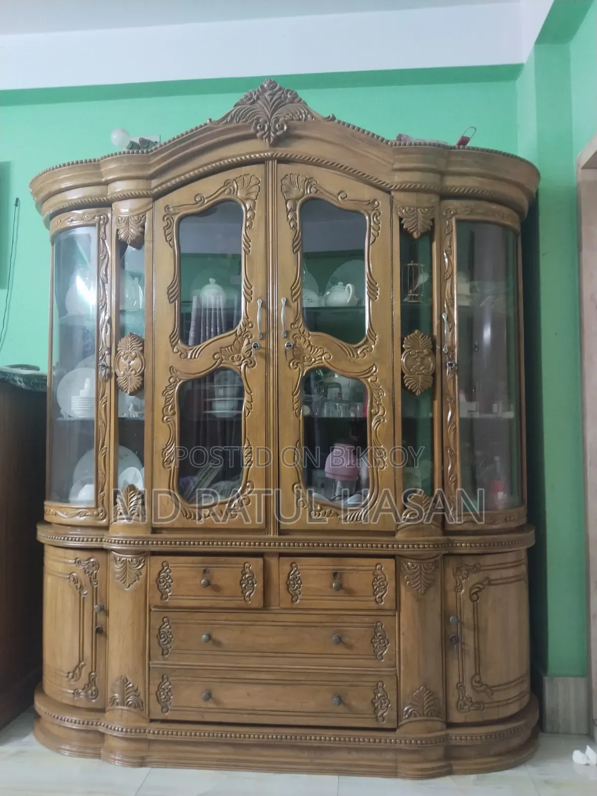 শোকেজ বিক্রি হবে