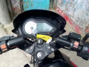 বাজাজ পালসার ১৫০ ২০২২ কালো