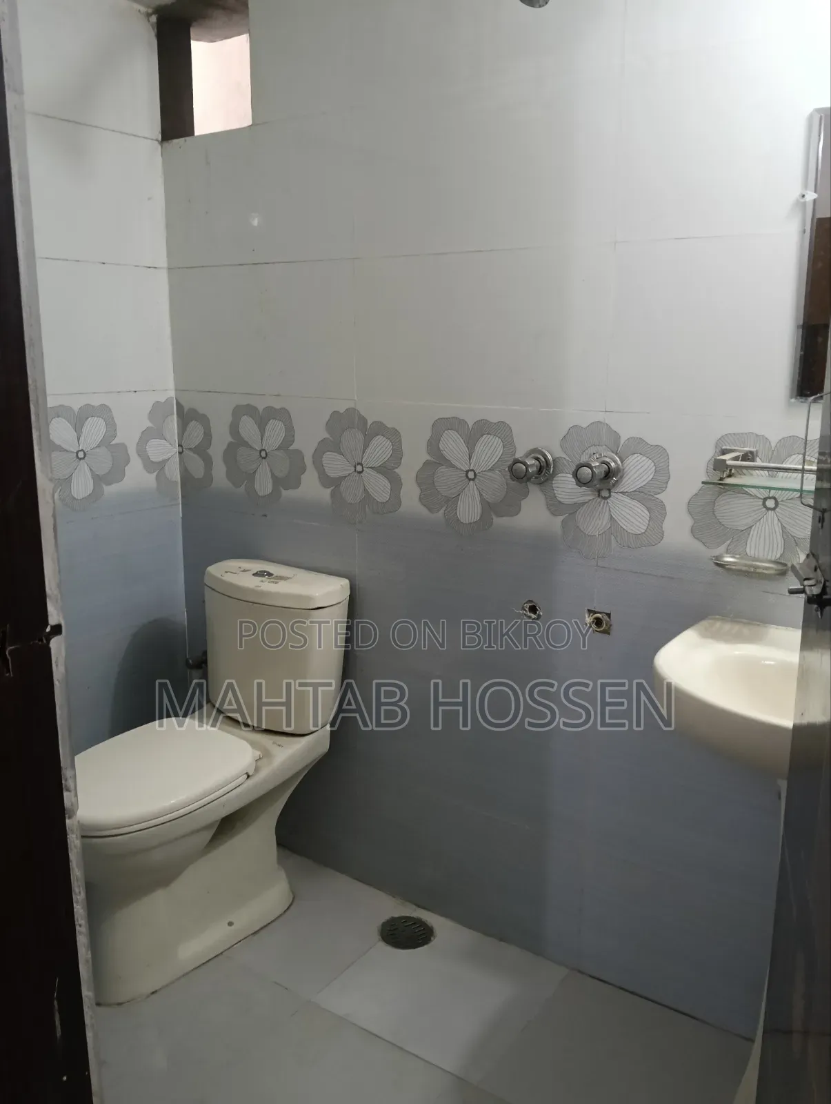 Furnished 3-bedroom Apartment in Dhanmondi for Sale