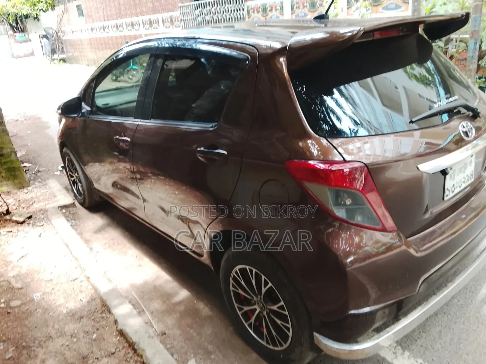 টয়োটা ভিটস ২০১২ ব্রাউন