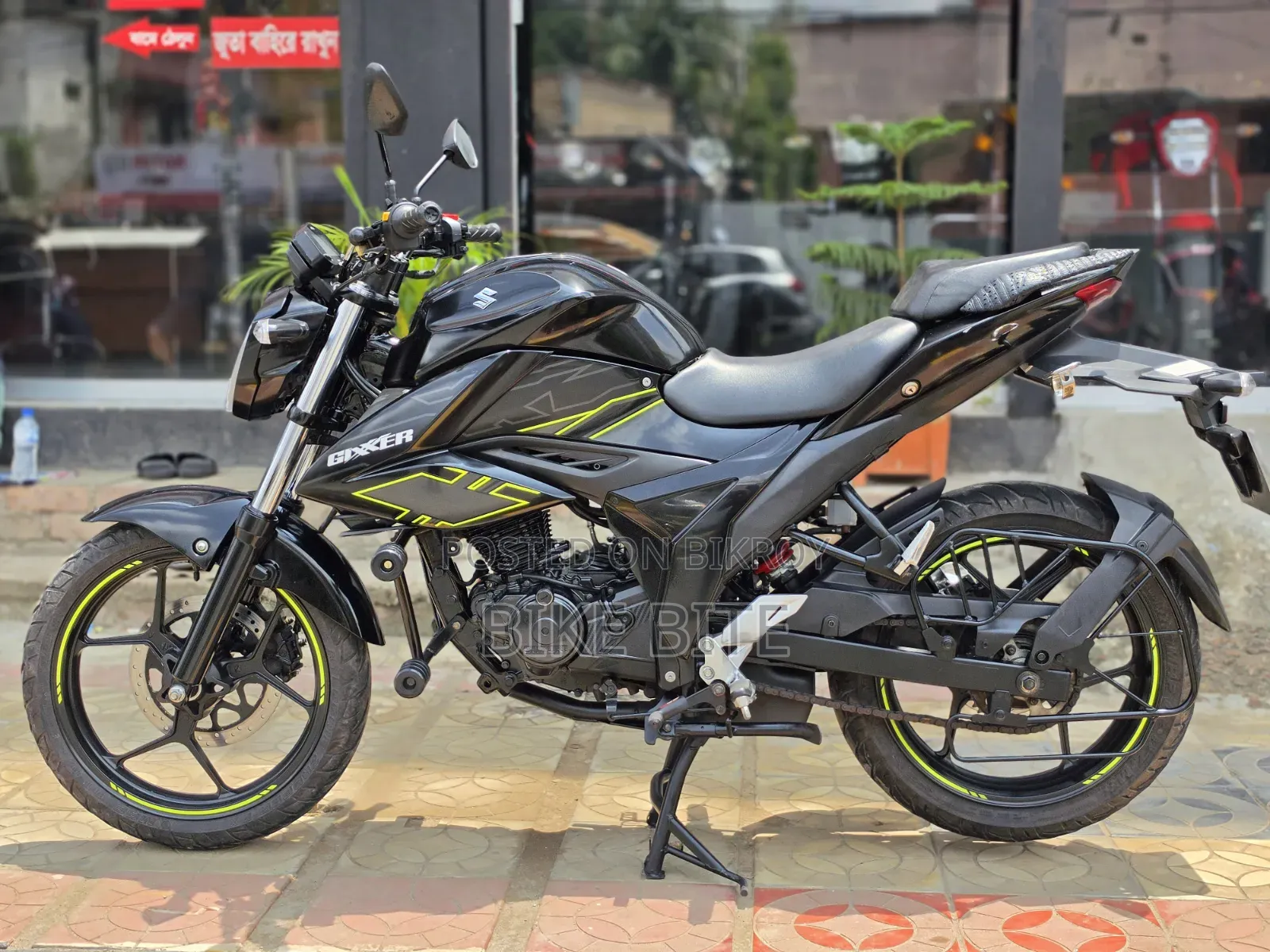 Suzuki 2025 Black