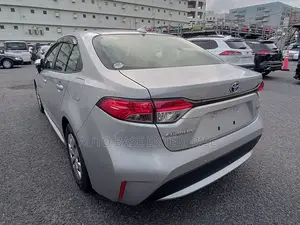 Toyota Corolla 2021 Silver