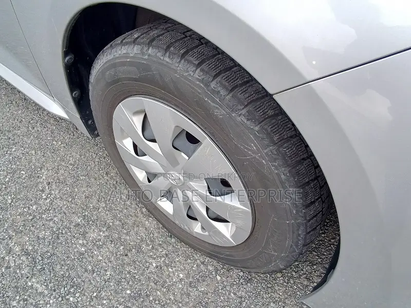 Toyota Corolla 2021 Silver