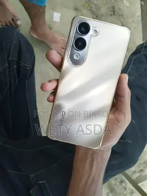 Vivo Y04 64 GB Silver