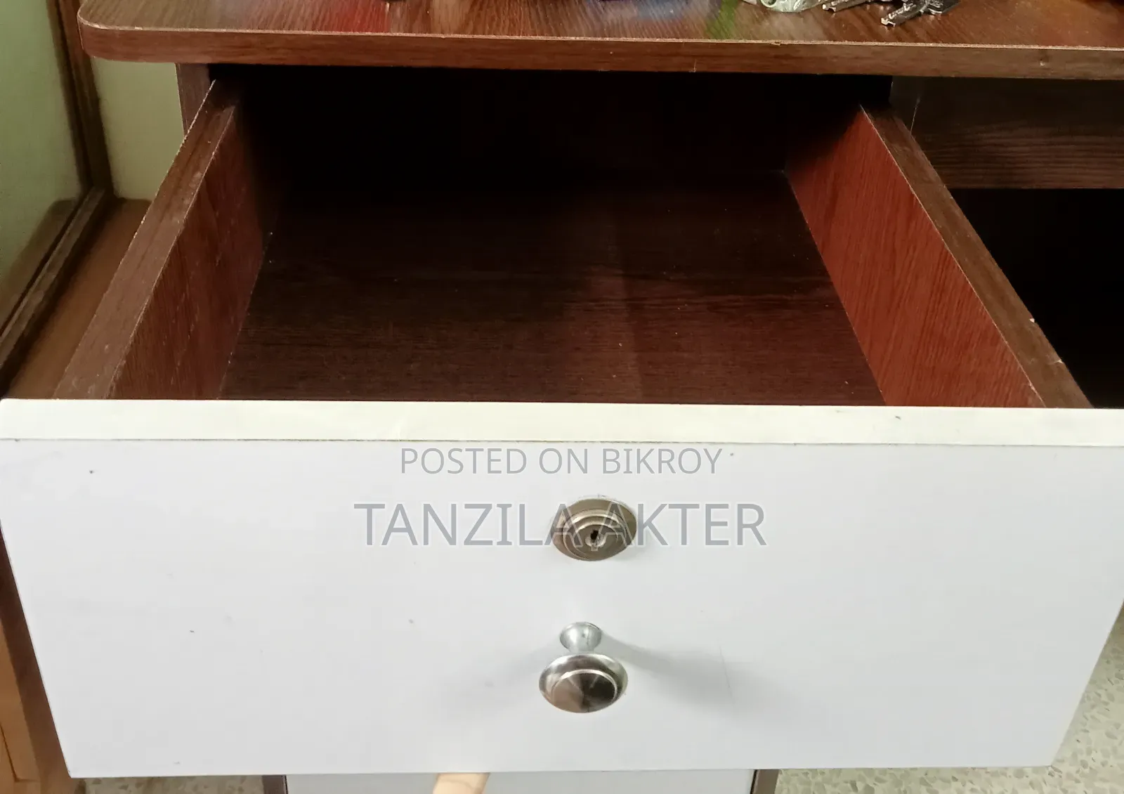 Reading Table