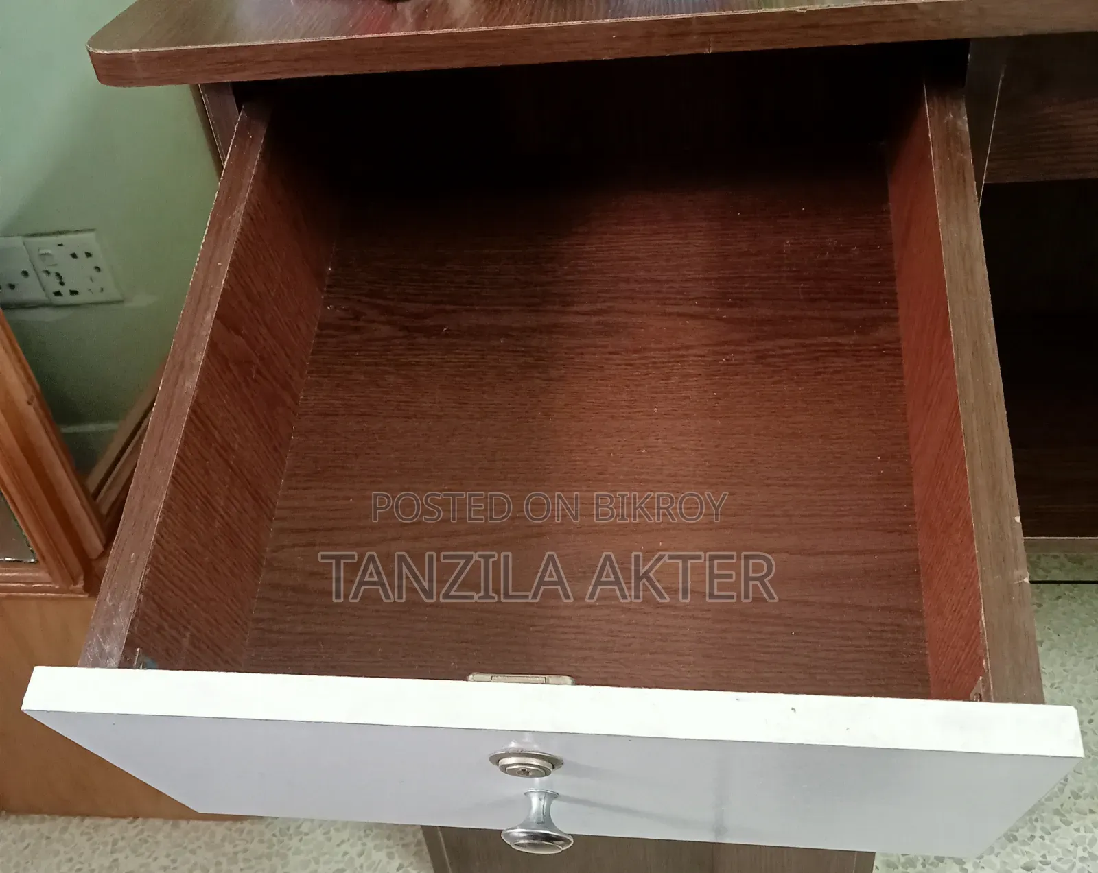 Reading Table