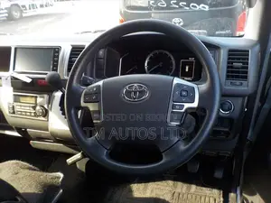 Toyota HiAce 2021 Silver