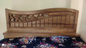সেগুন কাঠের একটি ৫/৭ফিট বেড বিক্রয় হবে