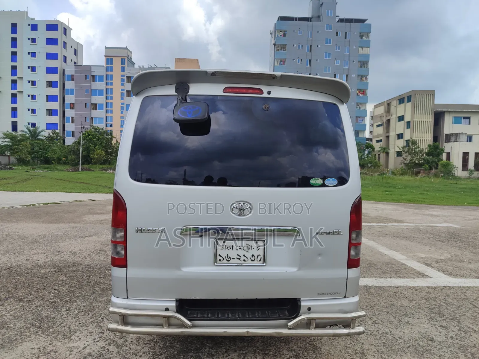Toyota HiAce 2013 Silver