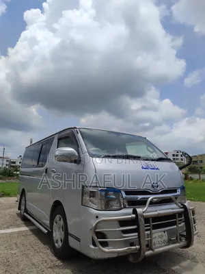 Toyota HiAce 2013 Silver