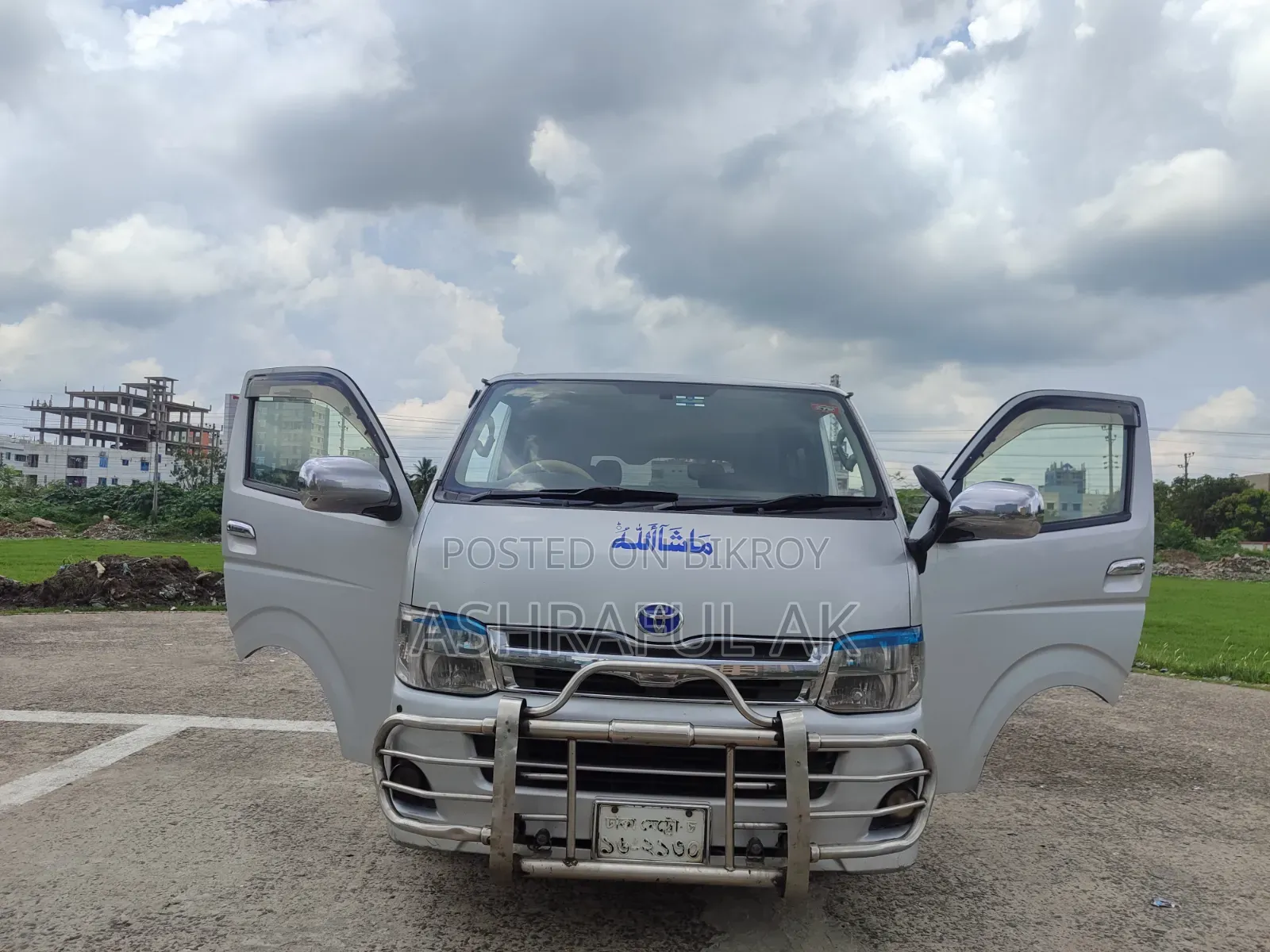 Toyota HiAce 2013 Silver