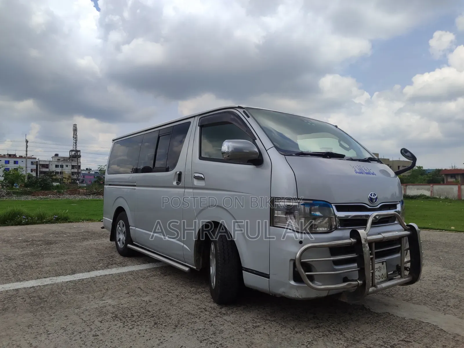 Toyota HiAce 2013 Silver