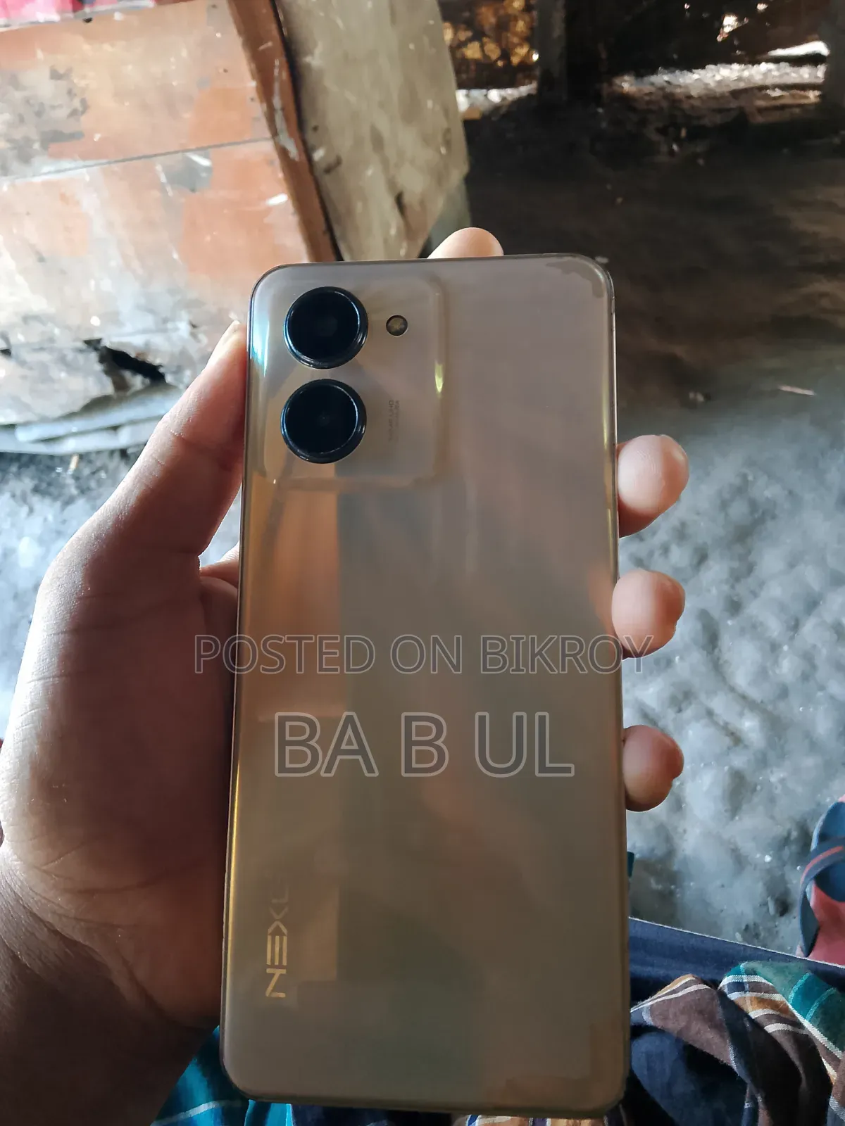 Mobile Phone 4 GB Gold