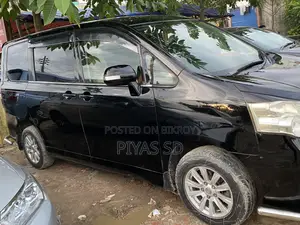 New Toyota Noah 2.0 158hp Front Wheel Drive (7 Seater) 2010 Black