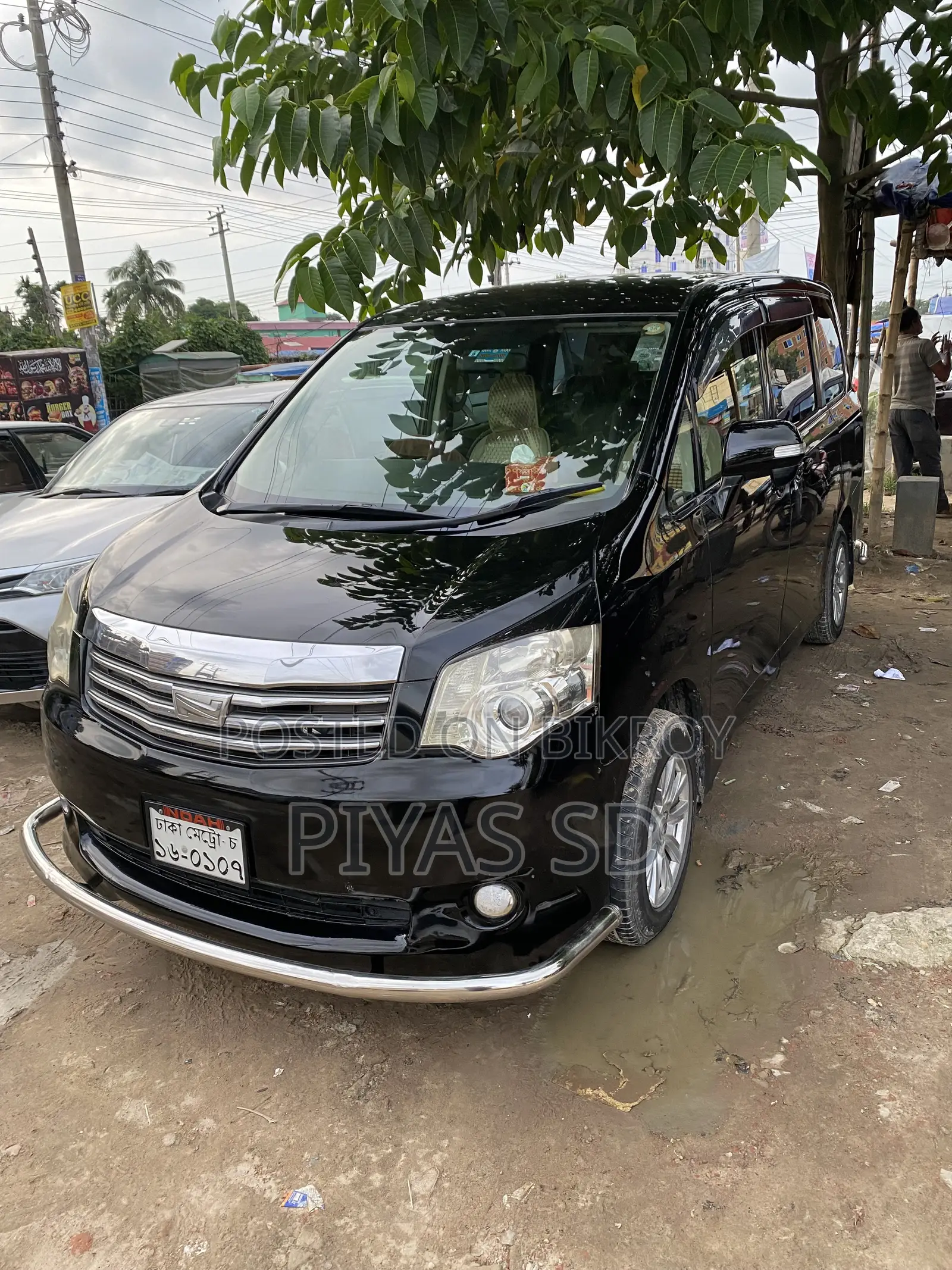 New Toyota Noah 2.0 158hp FWD (7 Seater) 2010 Black