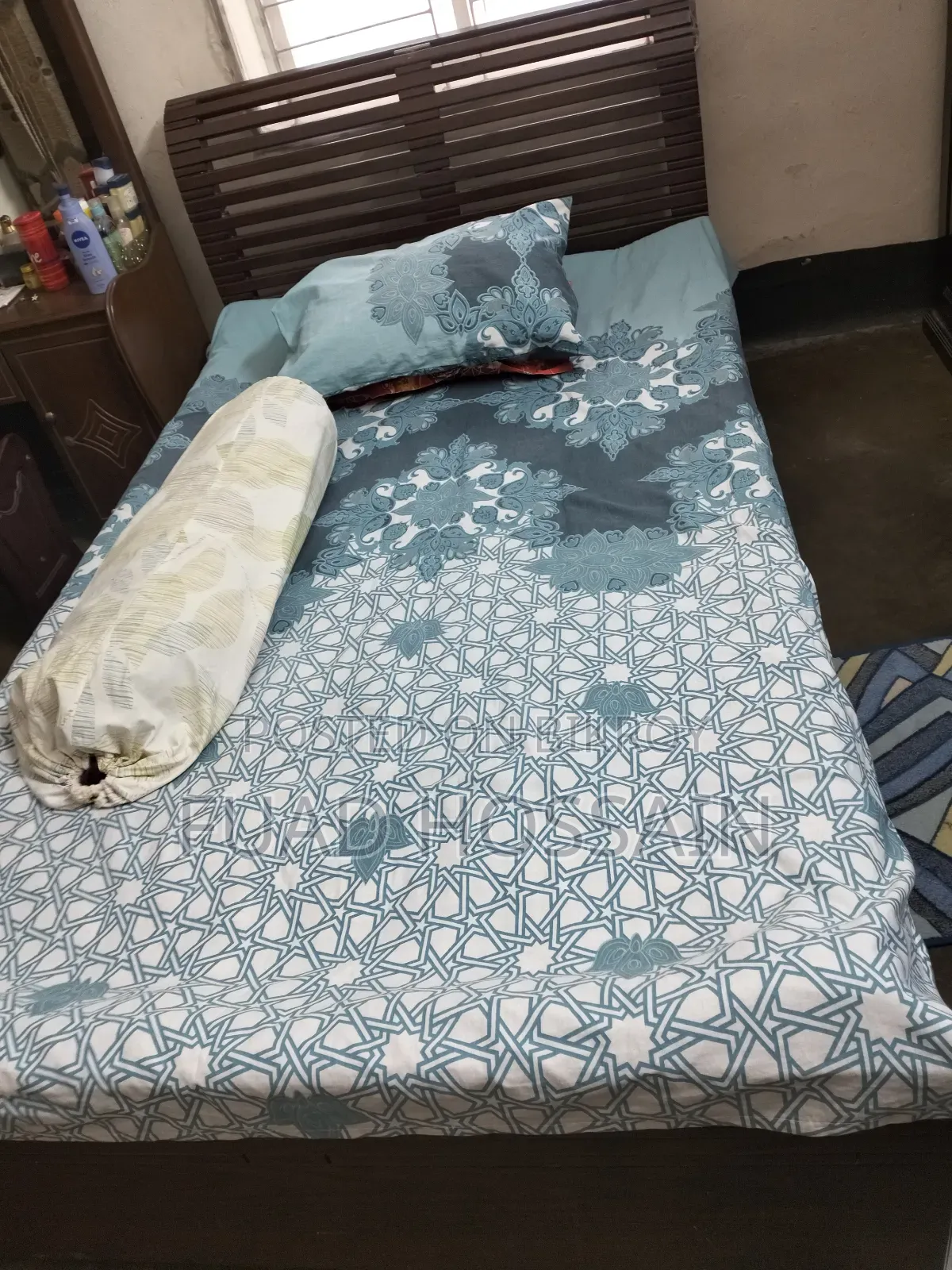 আসলে আমার টাকা দরকার