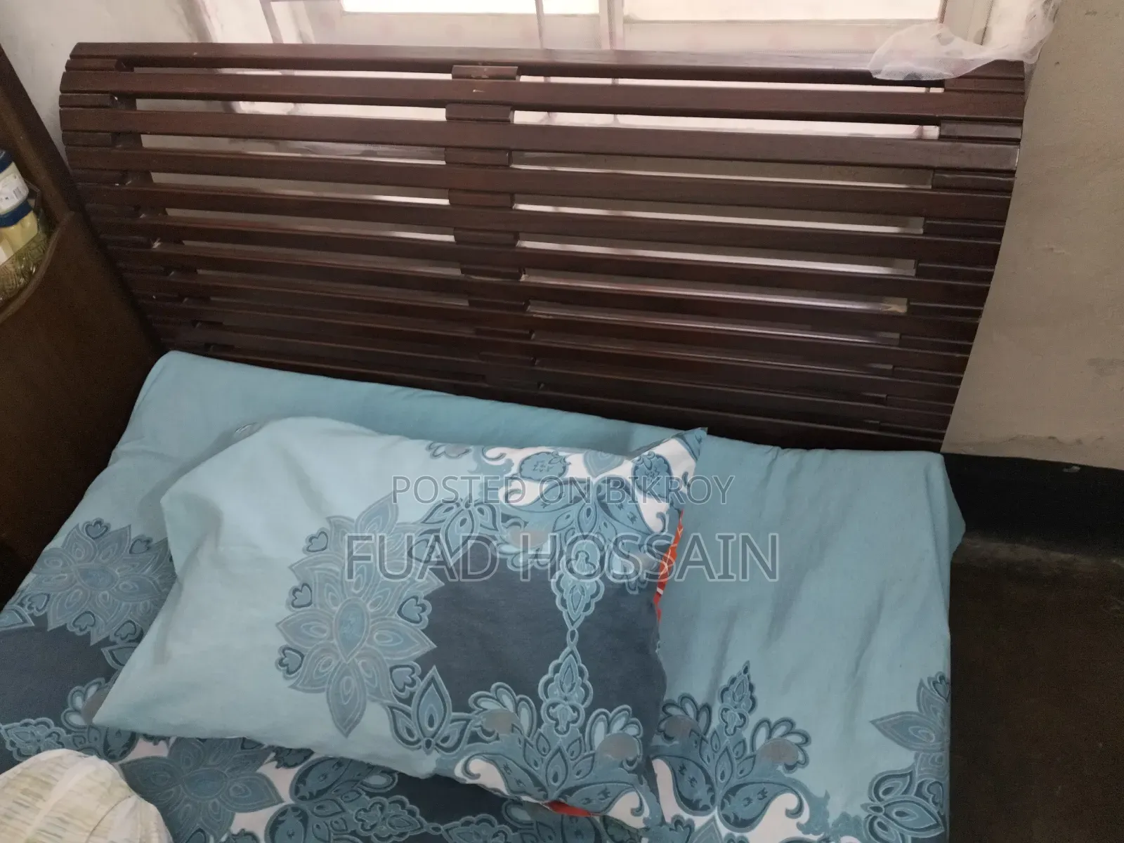 আসলে আমার টাকা দরকার