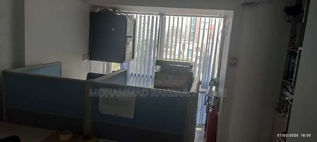 ভাড়ার জন্য বাণিজ্যিক অফিস স্পেস