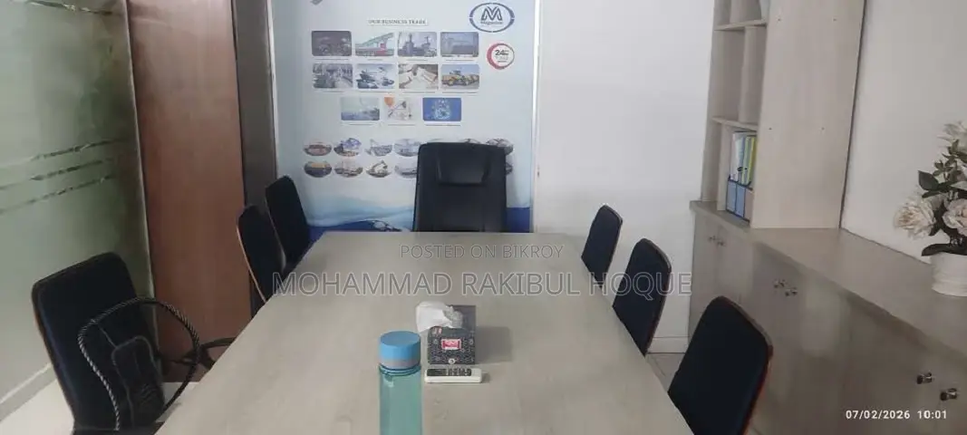 ভাড়ার জন্য বাণিজ্যিক অফিস স্পেস