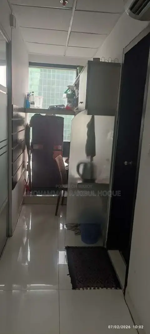 ভাড়ার জন্য বাণিজ্যিক অফিস স্পেস