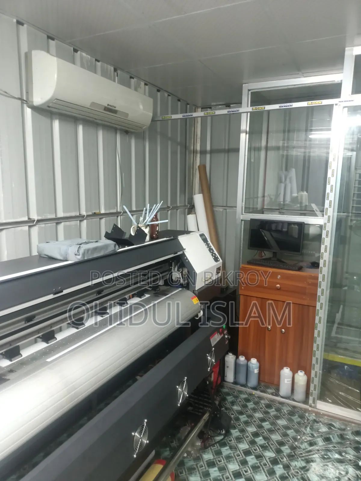 Shop for Rent (Ready with Decorations and Equipment)