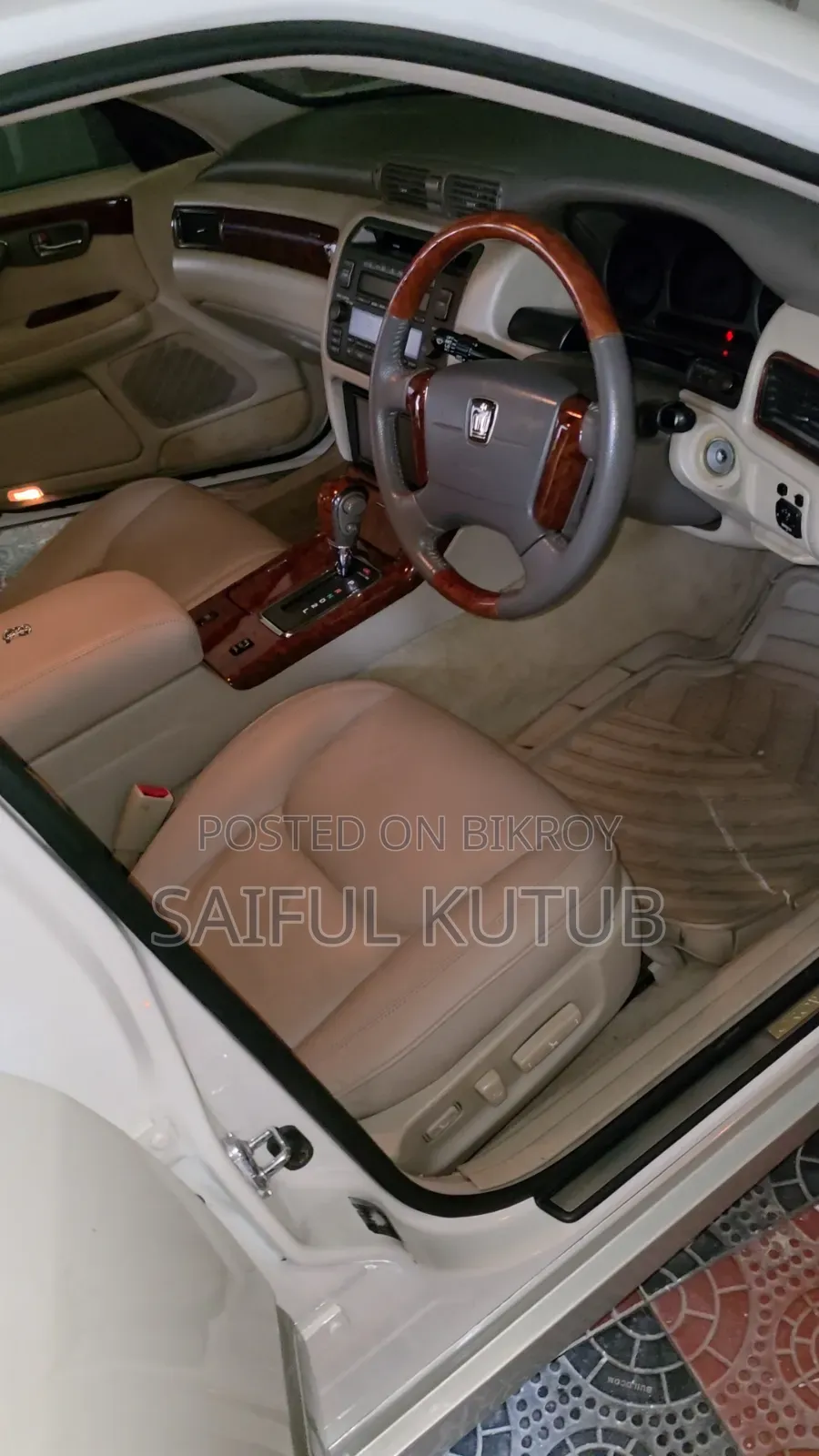 Toyota Crown 2003 White