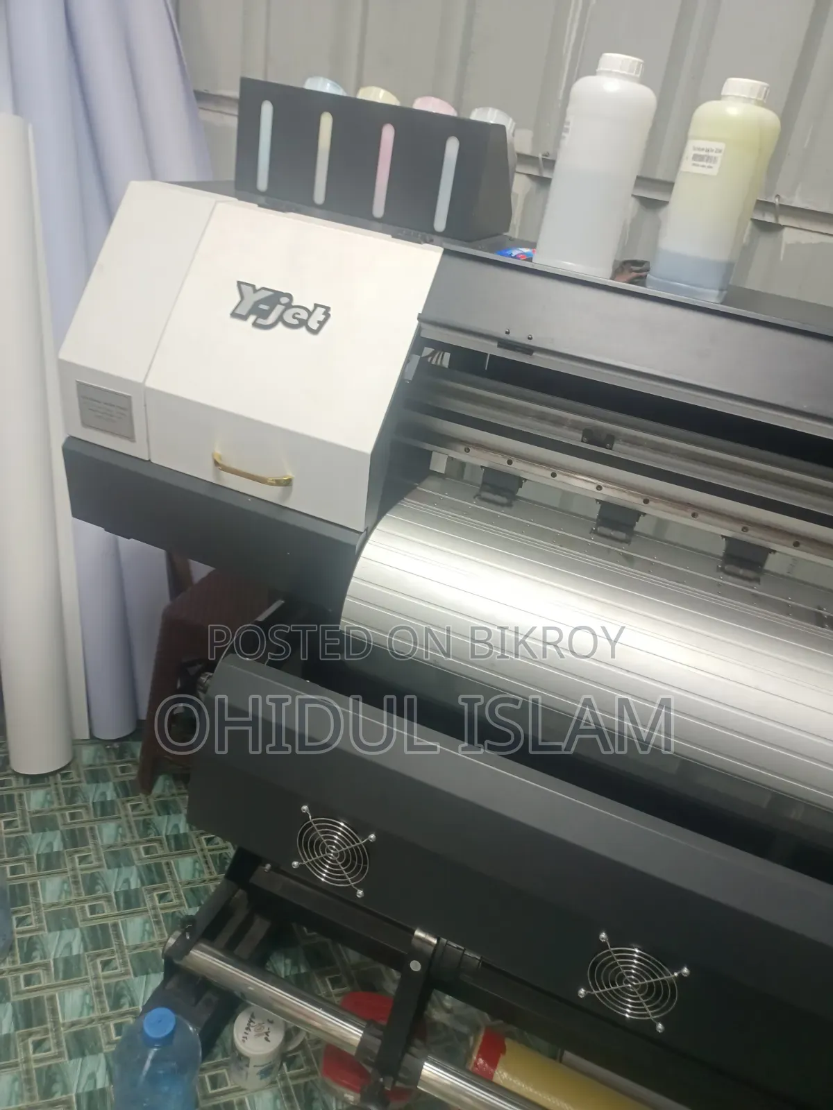 Shop for Rent (Ready with Decorations and Equipment)