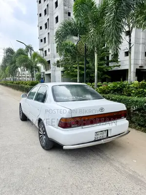 Toyota Corolla 1.6 Saloon 1992 White