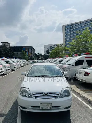 টয়োটা করোলা সেডান অটোমেটিক ২০০৩ সাদা