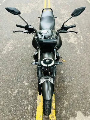 ইয়ামাহা এফজেড ২০২৫ কালো