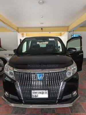 Toyota Esquire 2015