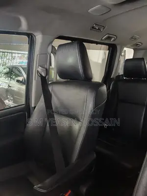 Toyota Esquire 2015