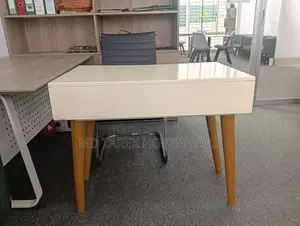 Stylish Wooden Center Table – For Sale