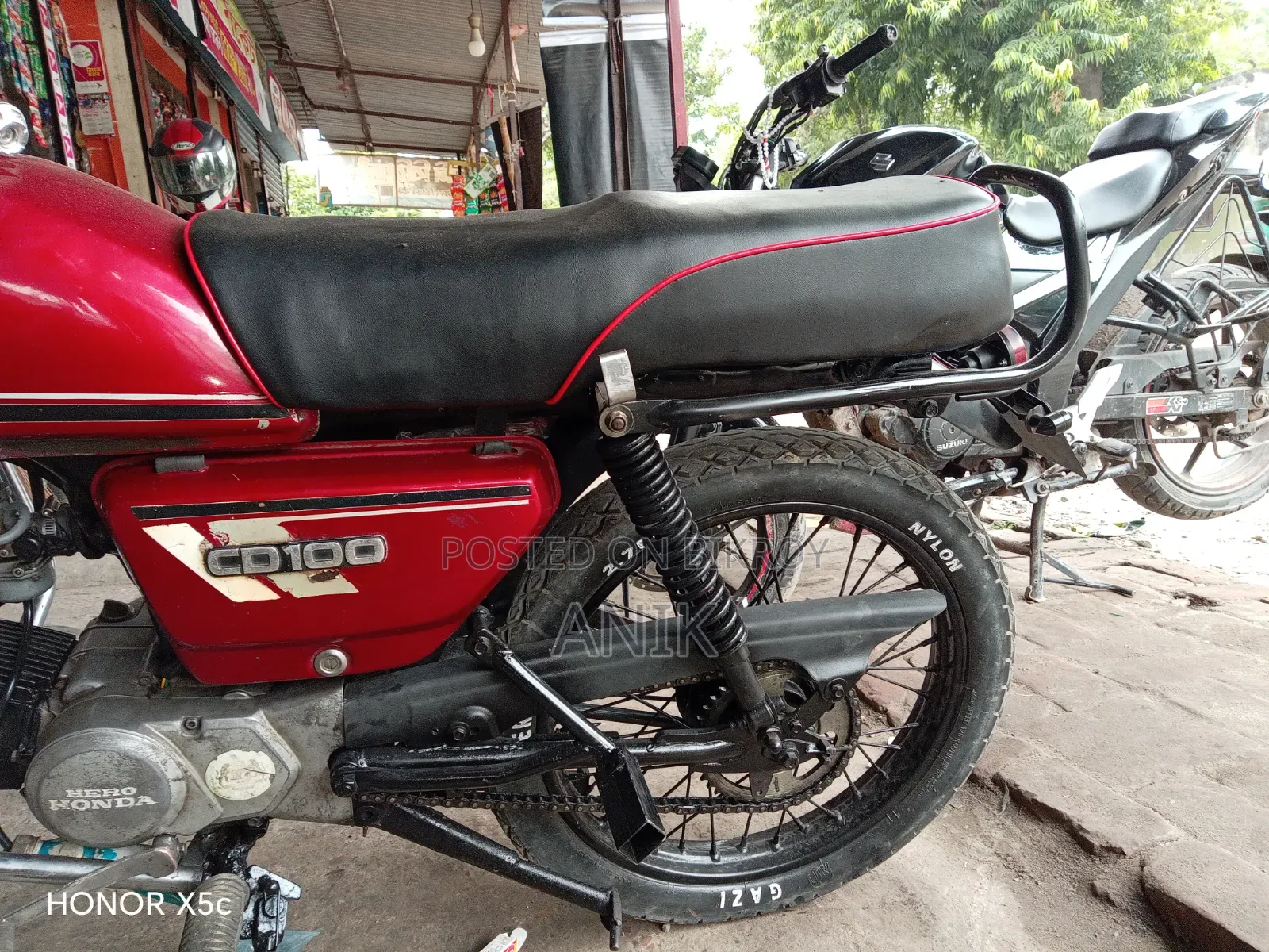 হিরো ২০১০ লাল