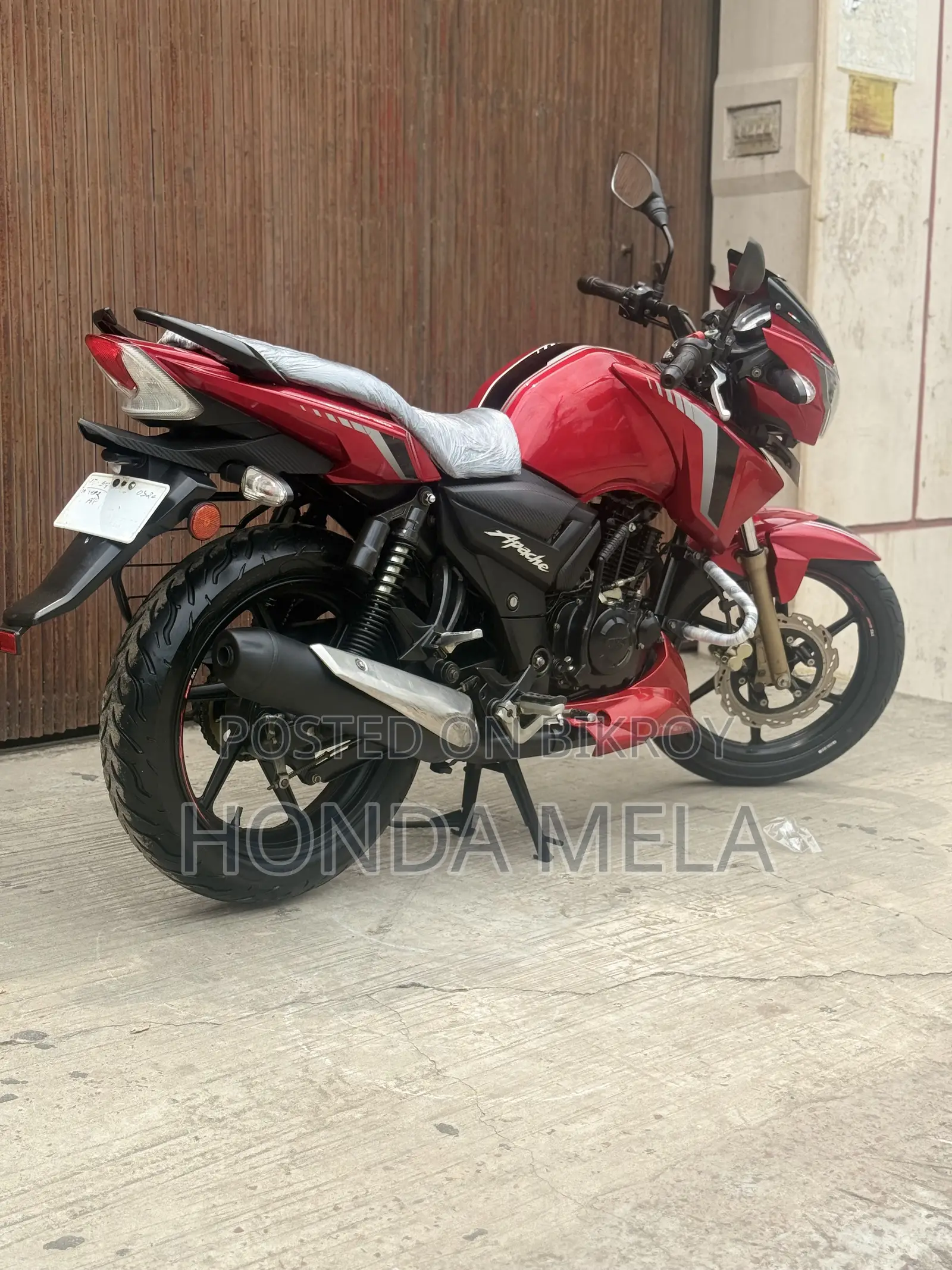 TVS Apache RTR 160 2V 2022 Red