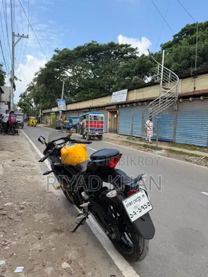 Suzuki GSX-R 2022 Yellow