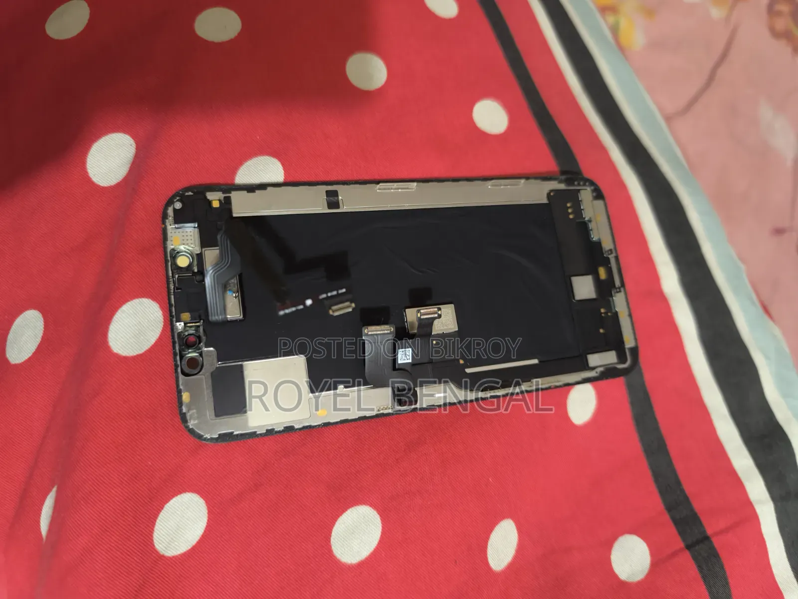 iPhone Xs এর অরিজিনাল সেটের ডিসপ্লে বিক্রি হবে
