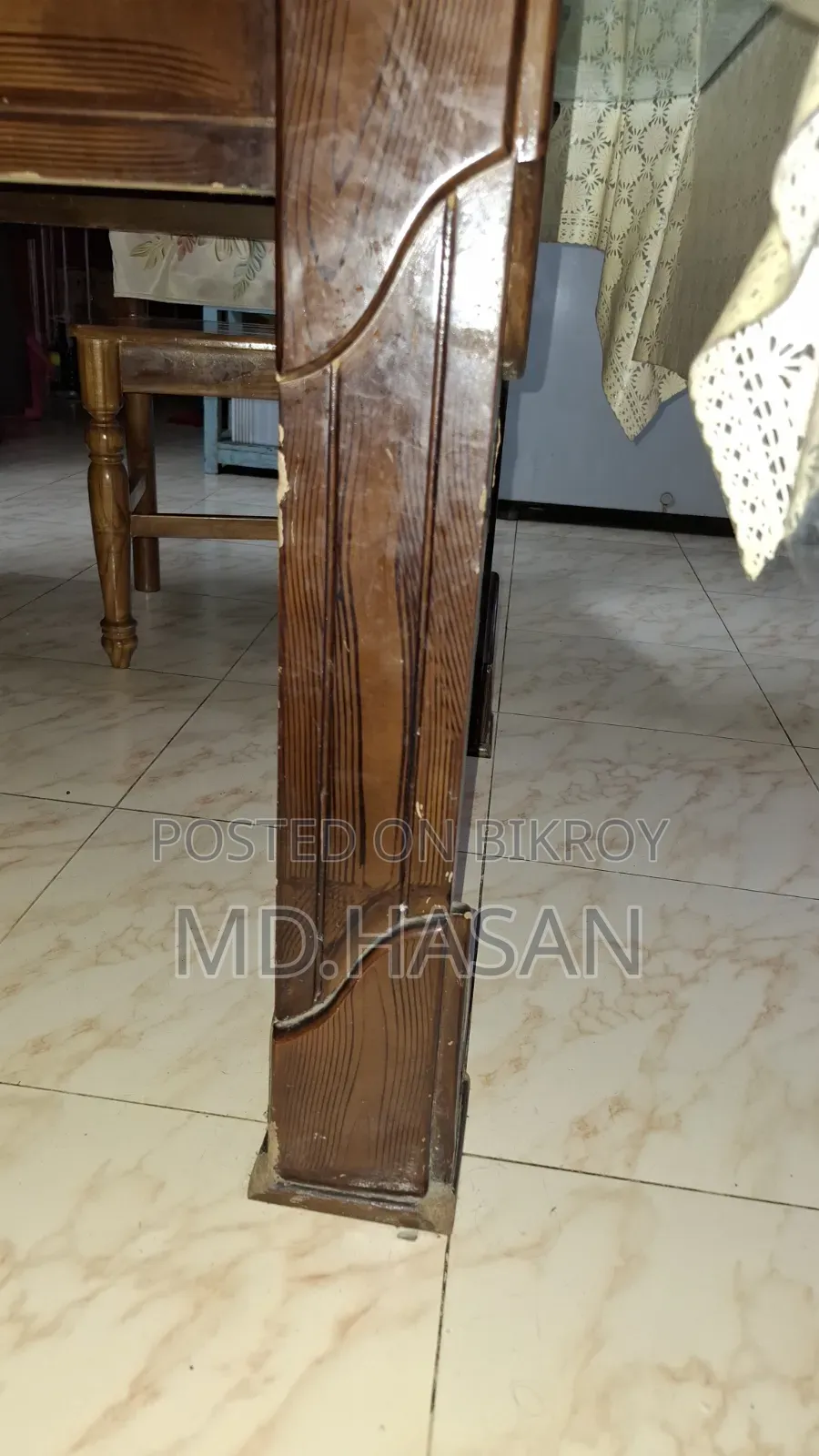 ডাইনিং টেবিল বড় সাইজ