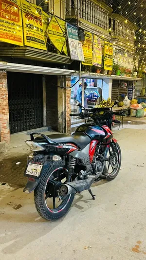 টিভিএস স্ট্রাইকার ১২৫ ২০১৮ কালো