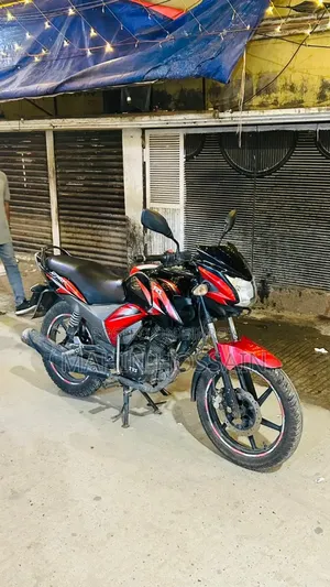 টিভিএস স্ট্রাইকার ১২৫ ২০১৮ কালো